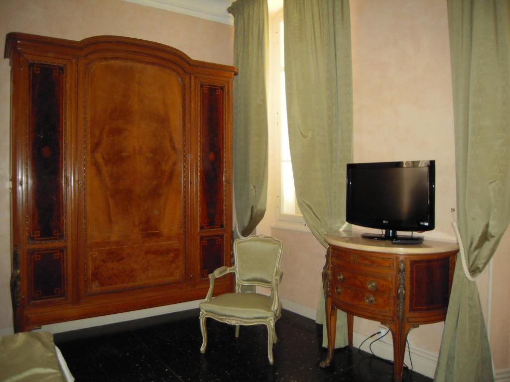 Villa Valflor Chambres D'Hotes Et Appartements Marseille Ruang foto